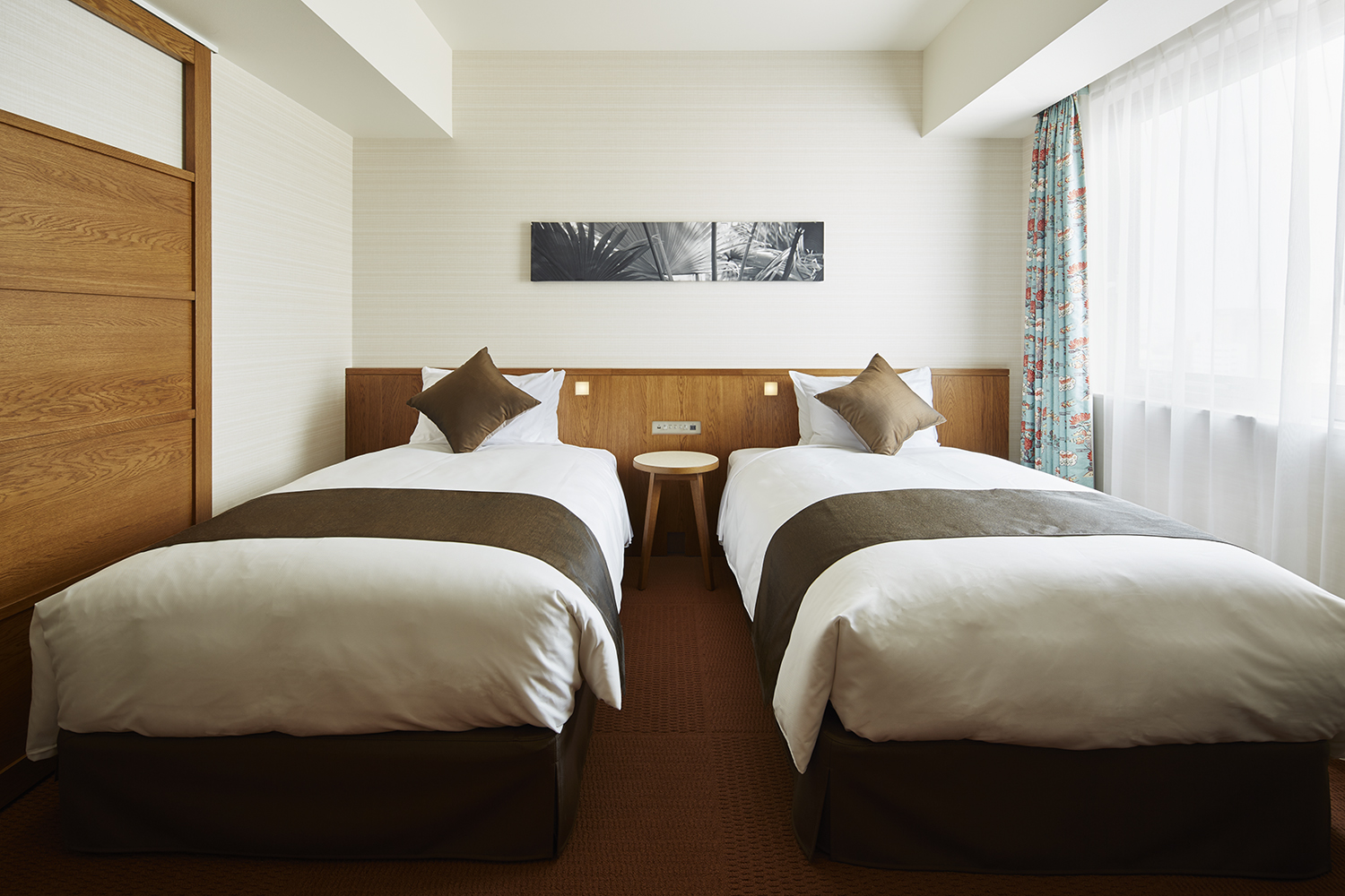 naha-gracery-hotel-okinawa-twin-room-.jpg