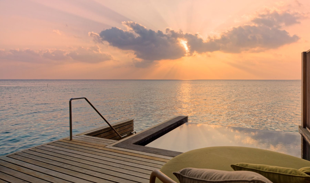 Amari Raaya Maldives_Sunset Ocean Villa _Pool Sunset.jpg