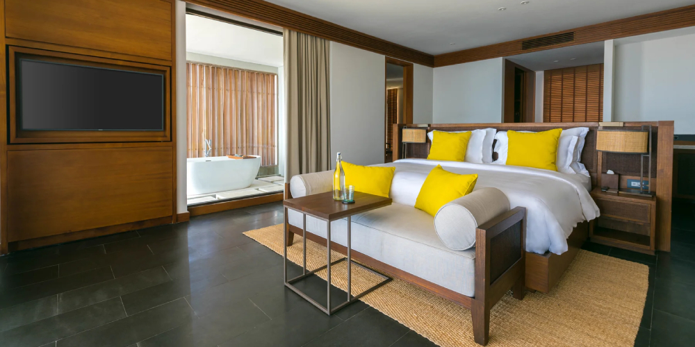 sky pool suite 41031.jpg